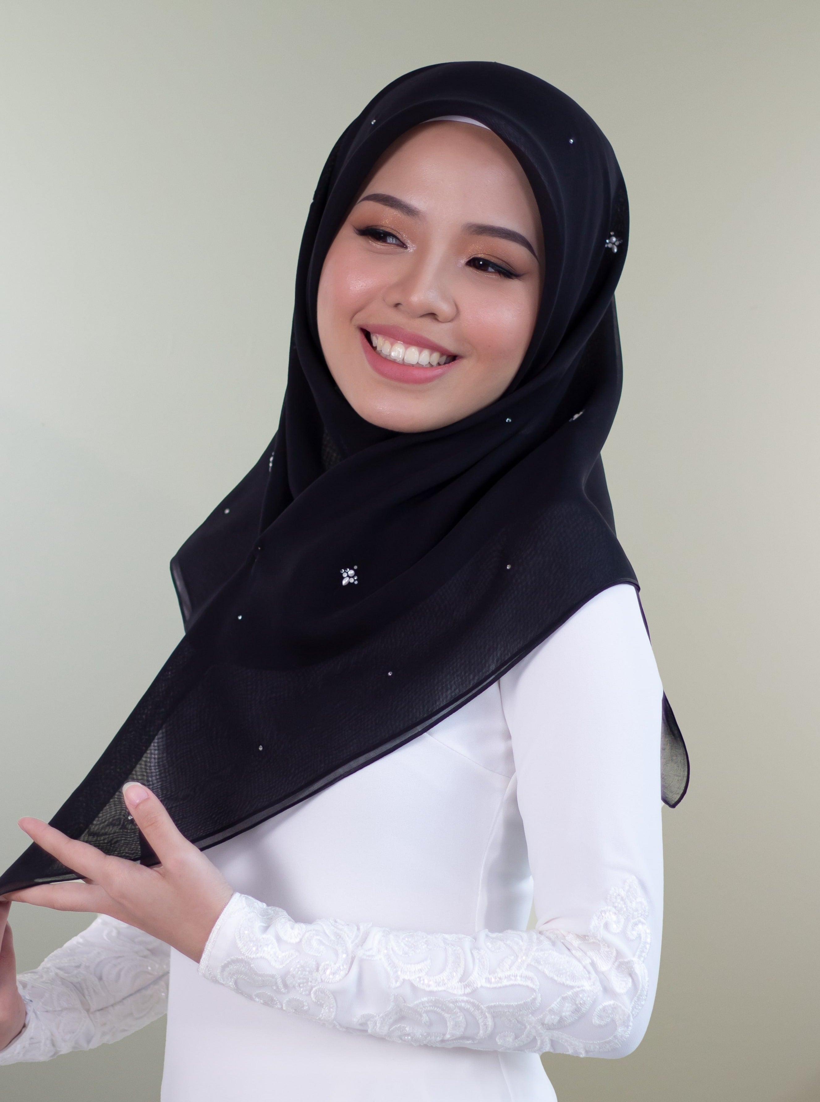 Bawal Kasih Abadi 1 V°10 in Black