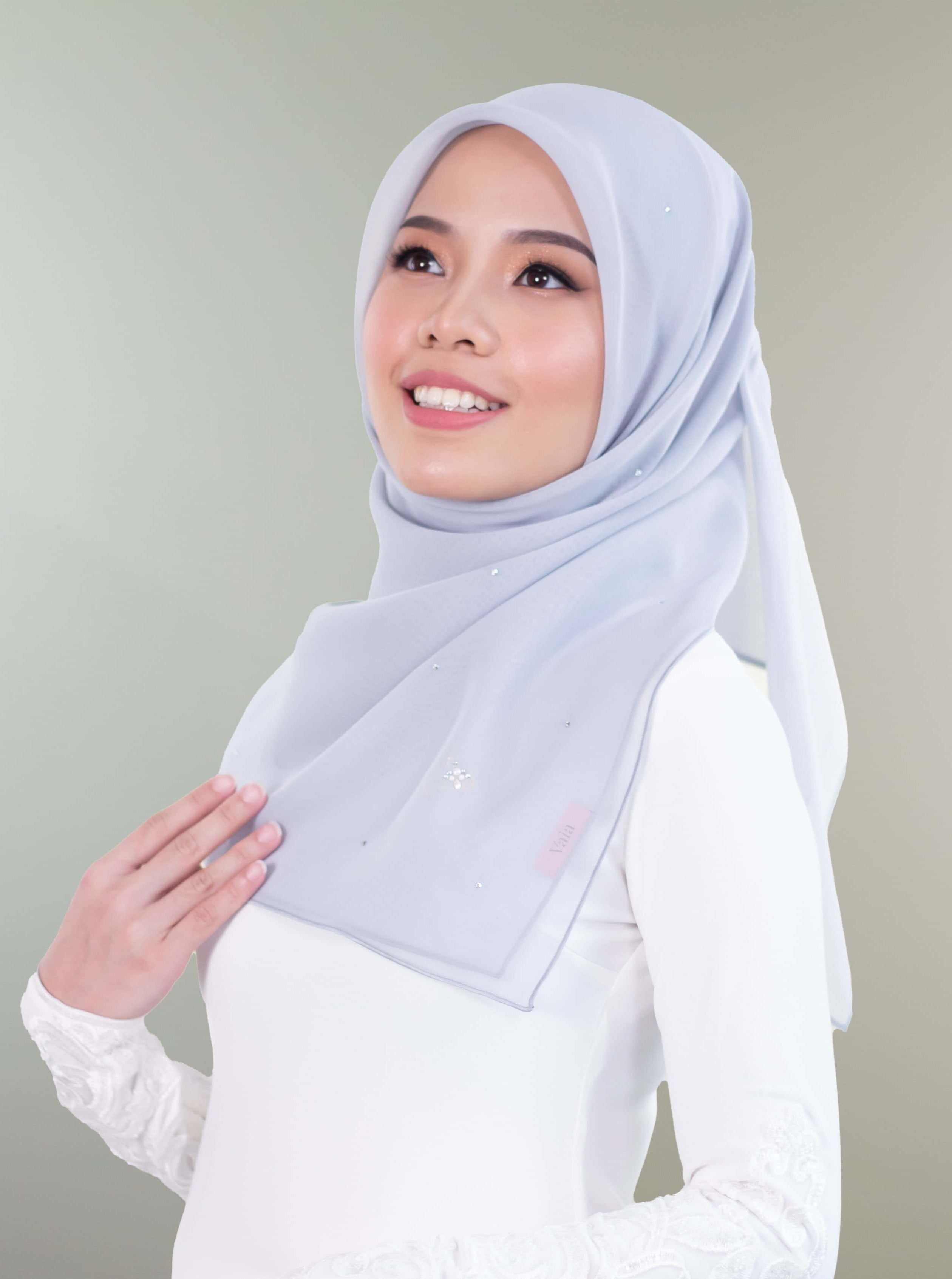 Bawal Kasih Abadi 1 V°10 in Glacier Grey