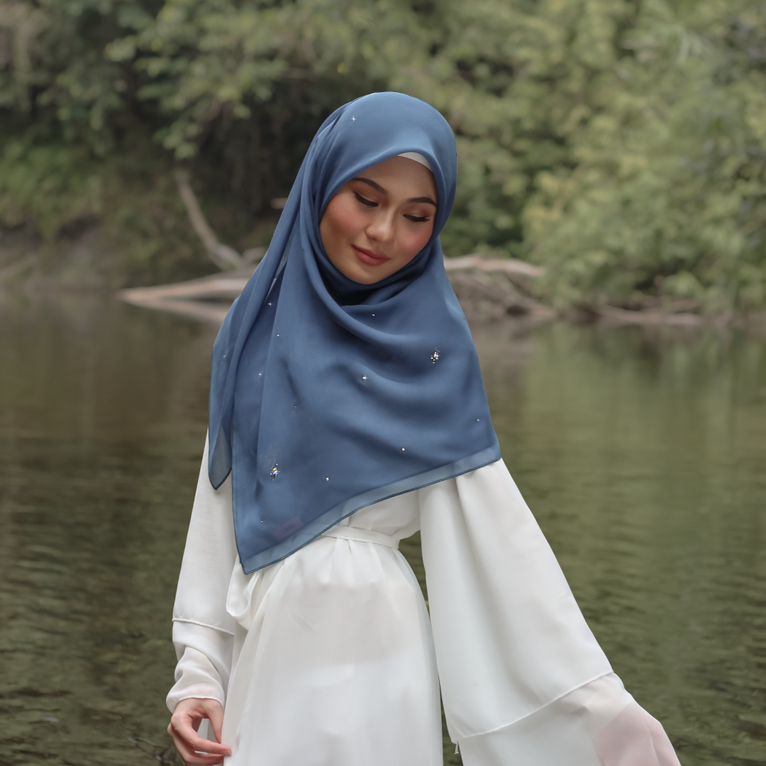 Jadirah V°3 Square Scarf in Midnight Blue