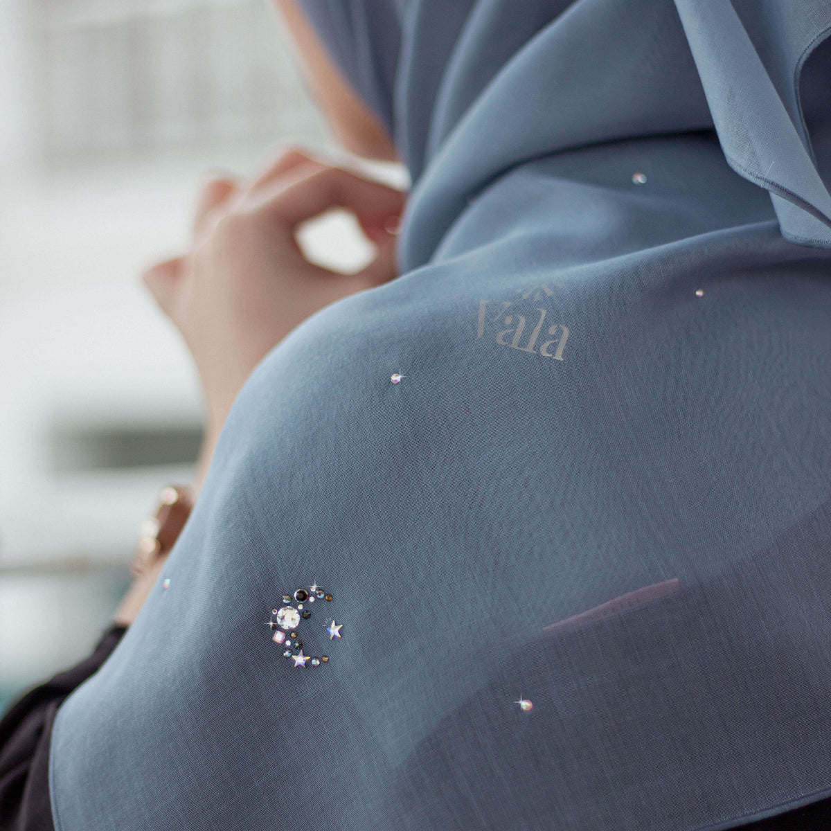 Hilaal V°10 Square Scarf in White Pearl