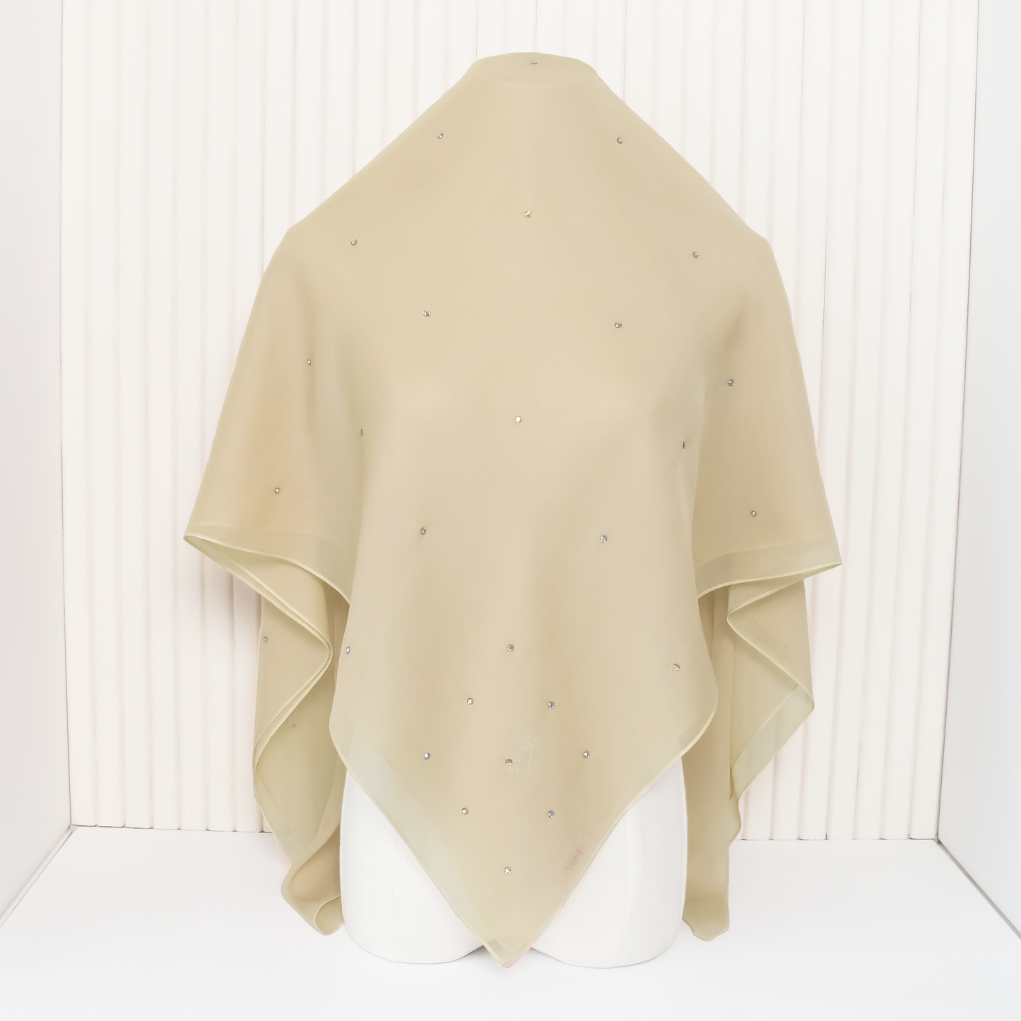 Basic SS16 Square Scarf in Creme Plains